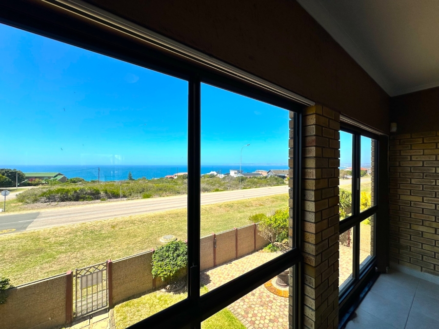 4 Bedroom Property for Sale in Reebok Western Cape